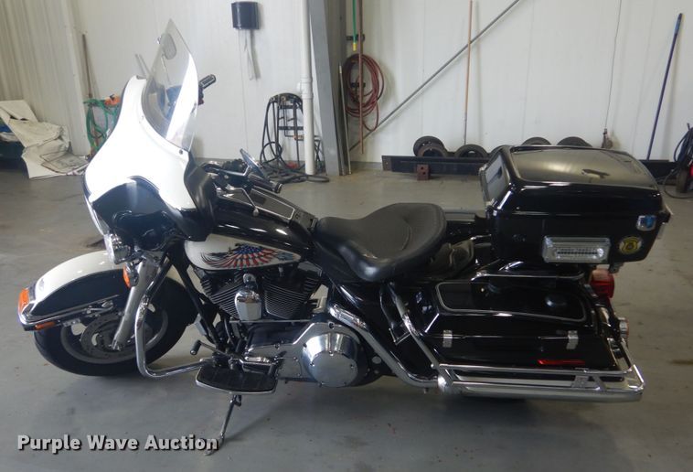 image for item IT9207 2003 Harley Davidson  police motorcycle