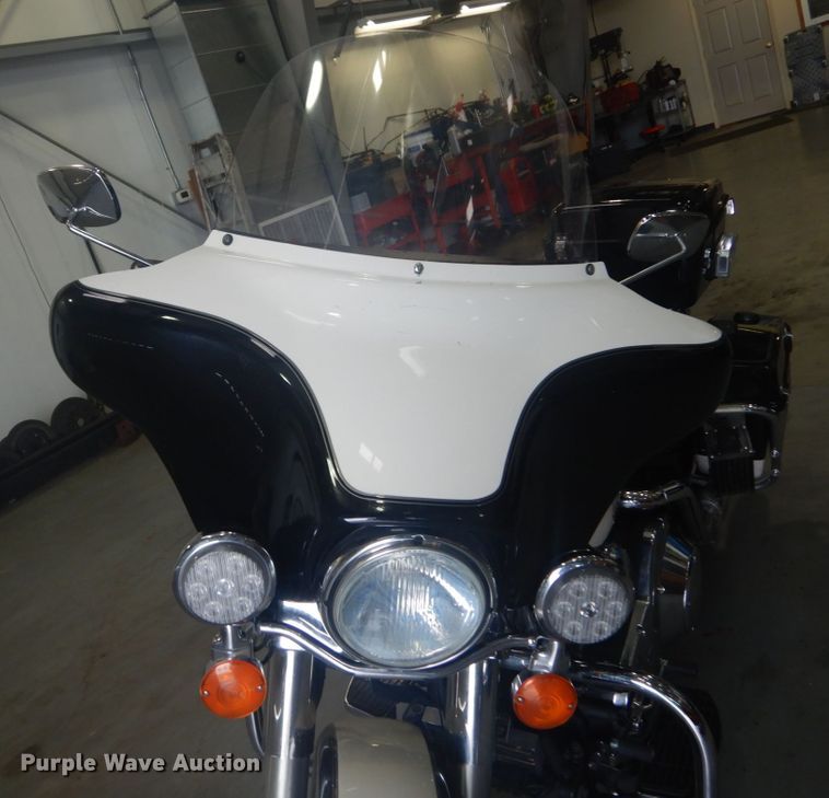 image for item IT9207 2003 Harley Davidson  police motorcycle