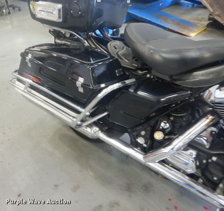 image for item IT9207 2003 Harley Davidson  police motorcycle