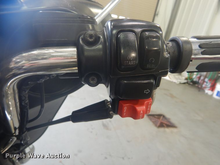 image for item IT9207 2003 Harley Davidson  police motorcycle