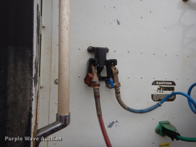 image for item IT9524 2001 International 9400  semi truck