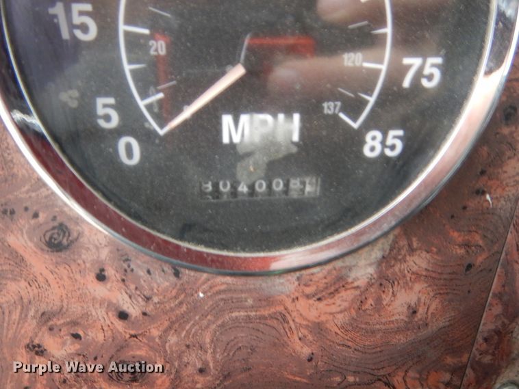 image for item IT9524 2001 International 9400  semi truck