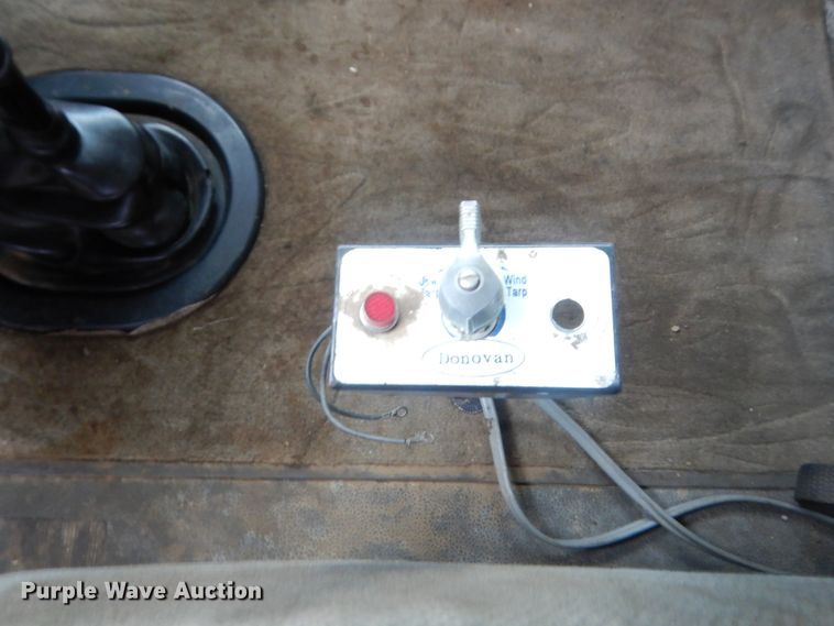 image for item IT9524 2001 International 9400  semi truck