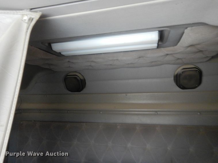 image for item IT9524 2001 International 9400  semi truck