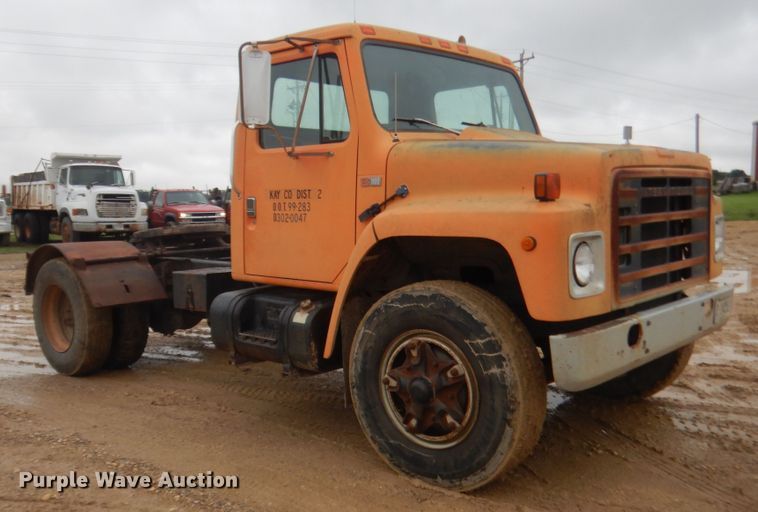 image for item IT9527 1985 International 1955  semi truck