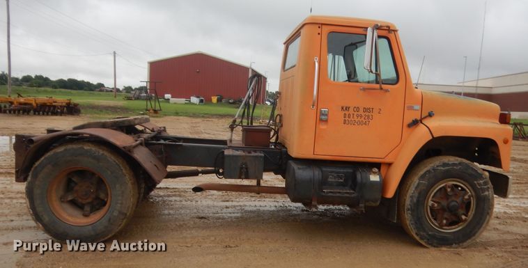 image for item IT9527 1985 International 1955  semi truck