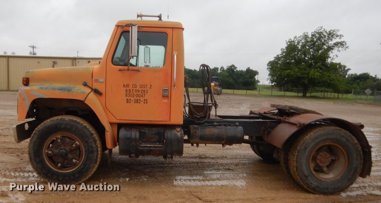 image for item IT9527 1985 International 1955  semi truck