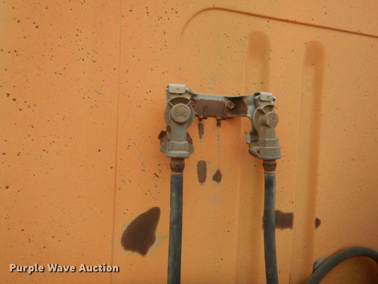 image for item IT9527 1985 International 1955  semi truck