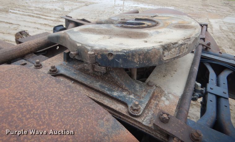 image for item IT9527 1985 International 1955  semi truck