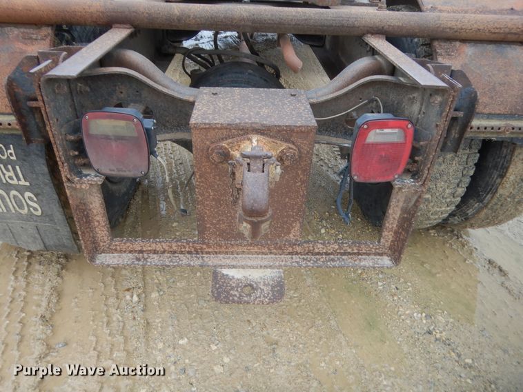 image for item IT9527 1985 International 1955  semi truck