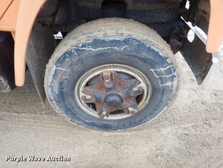 image for item IT9527 1985 International 1955  semi truck