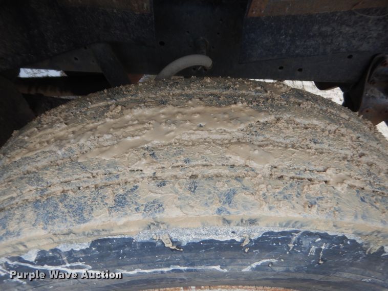 image for item IT9527 1985 International 1955  semi truck