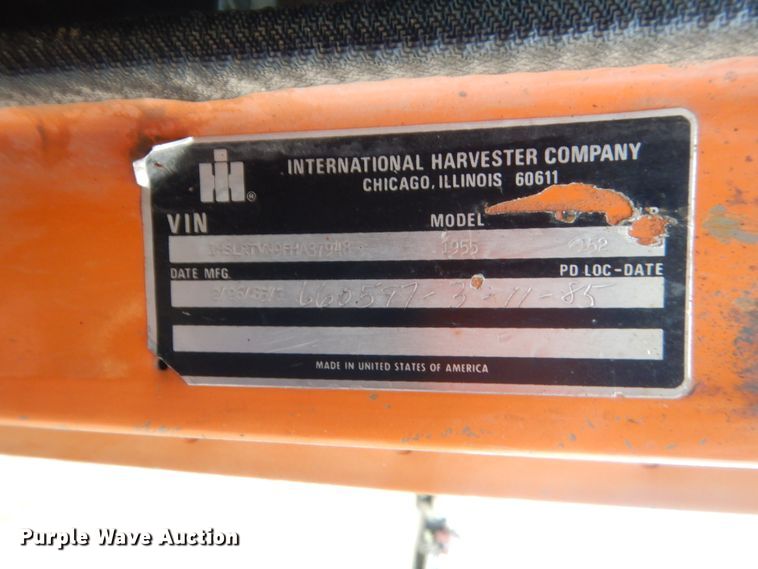 image for item IT9527 1985 International 1955  semi truck