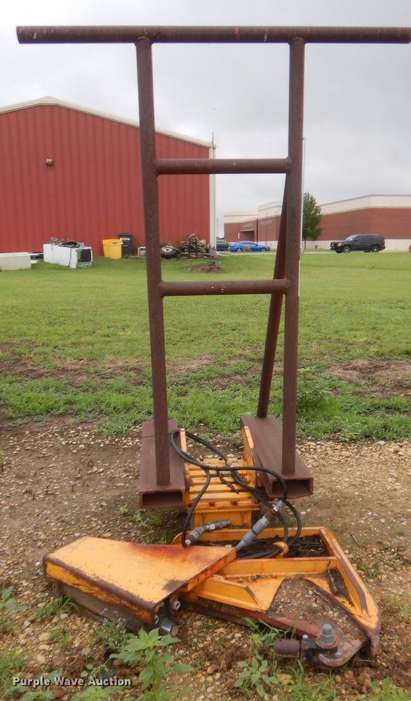 image for item IT9528 Shop built hydraulic tree shear