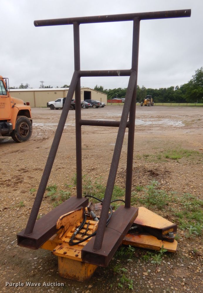 image for item IT9528 Shop built hydraulic tree shear