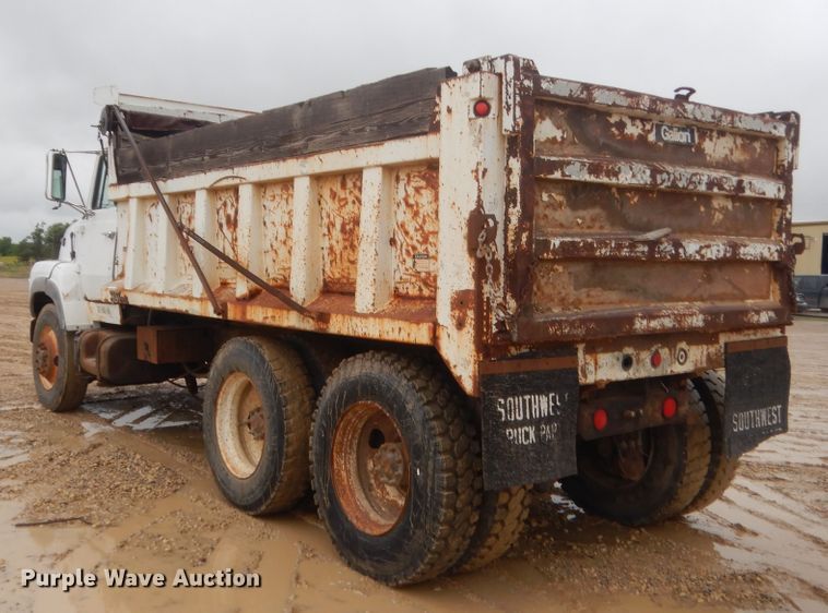 image for item IT9533 1988 Ford Aeromax 9500  dump truck