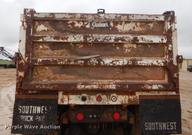 image for item IT9533 1988 Ford Aeromax 9500  dump truck