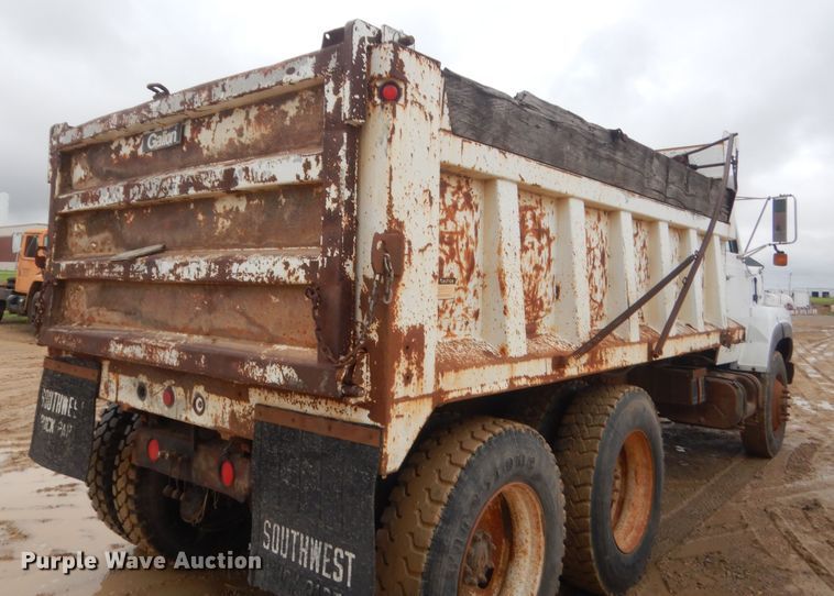 image for item IT9533 1988 Ford Aeromax 9500  dump truck