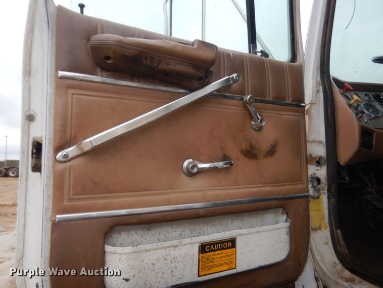 image for item IT9533 1988 Ford Aeromax 9500  dump truck