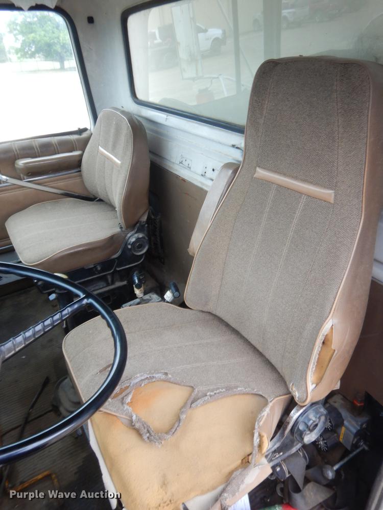 image for item IT9533 1988 Ford Aeromax 9500  dump truck