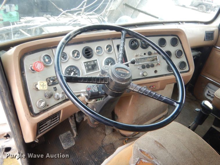 image for item IT9533 1988 Ford Aeromax 9500  dump truck