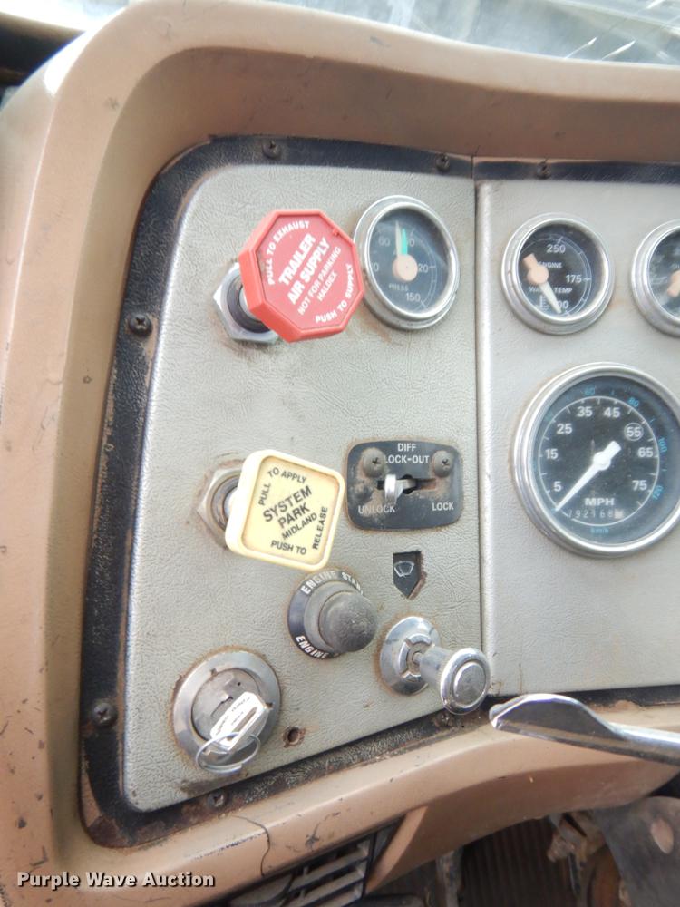 image for item IT9533 1988 Ford Aeromax 9500  dump truck