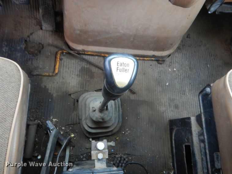 image for item IT9533 1988 Ford Aeromax 9500  dump truck