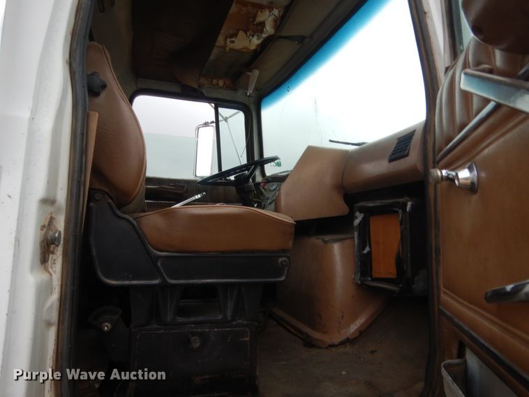 image for item IT9533 1988 Ford Aeromax 9500  dump truck