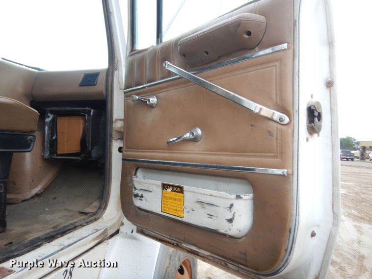 image for item IT9533 1988 Ford Aeromax 9500  dump truck