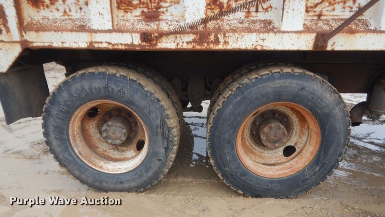 image for item IT9533 1988 Ford Aeromax 9500  dump truck