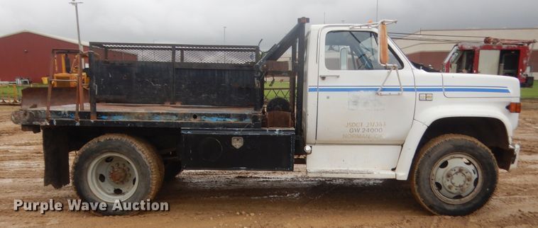 image for item IT9534 1984 Chevrolet C6500  flatbed truck