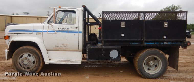 image for item IT9534 1984 Chevrolet C6500  flatbed truck