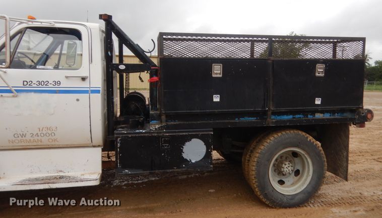 image for item IT9534 1984 Chevrolet C6500  flatbed truck