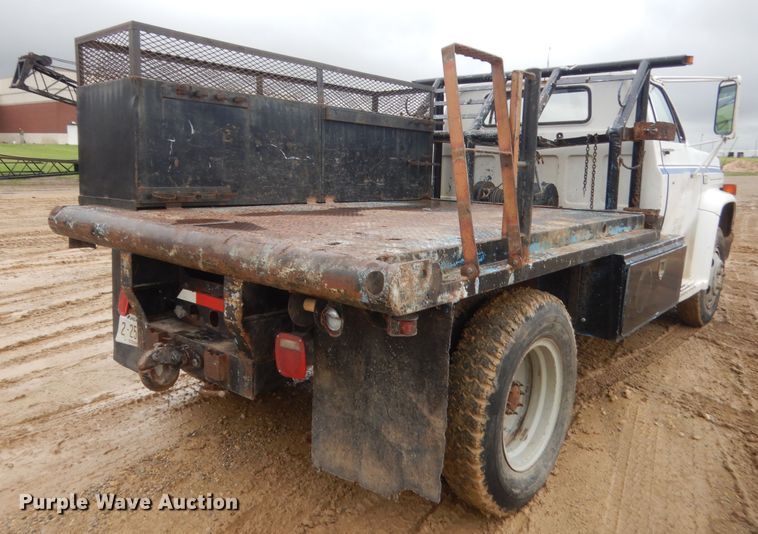 image for item IT9534 1984 Chevrolet C6500  flatbed truck