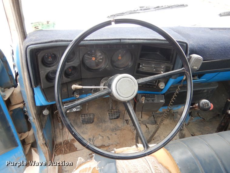 image for item IT9534 1984 Chevrolet C6500  flatbed truck