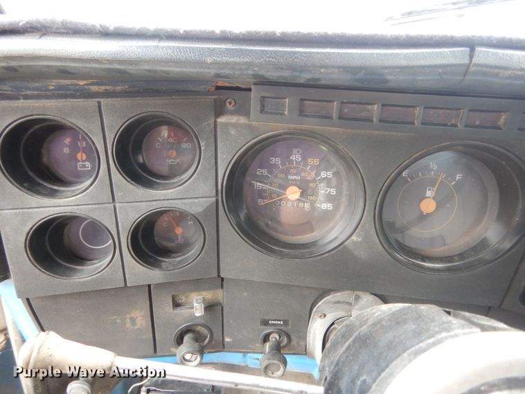 image for item IT9534 1984 Chevrolet C6500  flatbed truck