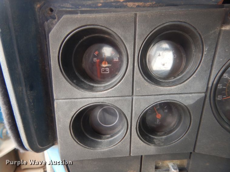 image for item IT9534 1984 Chevrolet C6500  flatbed truck