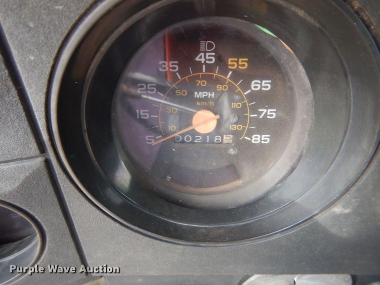 image for item IT9534 1984 Chevrolet C6500  flatbed truck