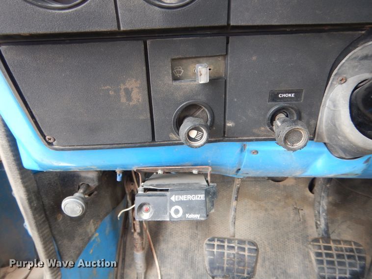 image for item IT9534 1984 Chevrolet C6500  flatbed truck