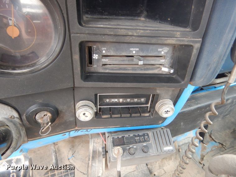 image for item IT9534 1984 Chevrolet C6500  flatbed truck