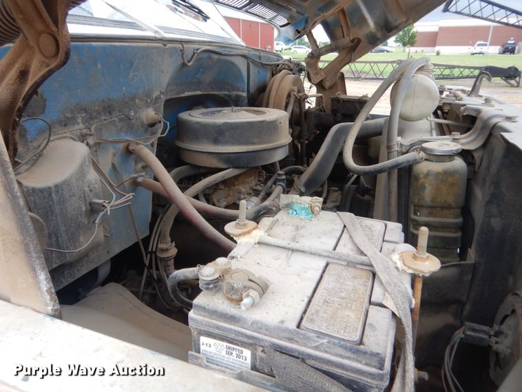 image for item IT9534 1984 Chevrolet C6500  flatbed truck