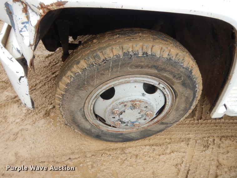 image for item IT9534 1984 Chevrolet C6500  flatbed truck