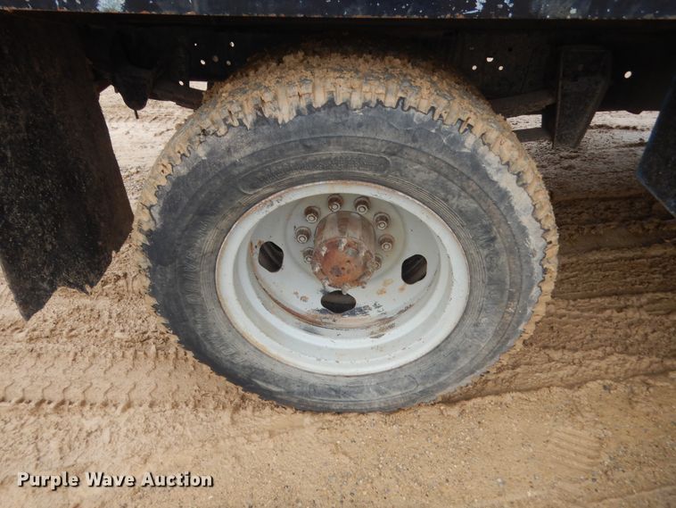 image for item IT9534 1984 Chevrolet C6500  flatbed truck