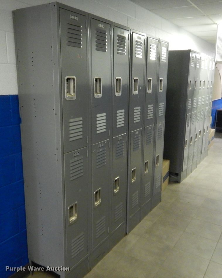 image for item IT9597 Approximately 9 sets of lockers