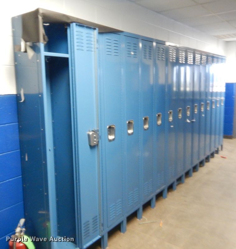 image for item IT9597 Approximately 9 sets of lockers