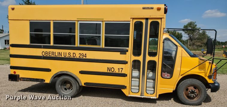 image for item IT9816 1998 Chevrolet G3500  Collins school bus