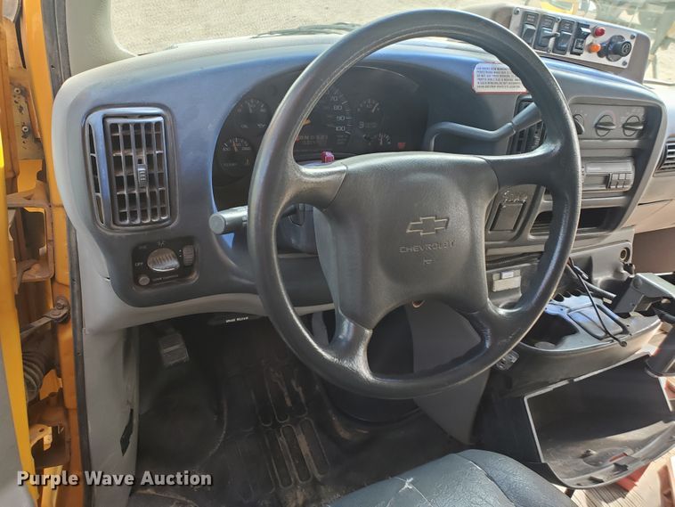 image for item IT9816 1998 Chevrolet G3500  Collins school bus