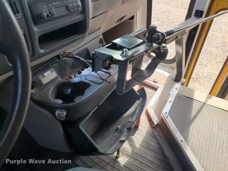 image for item IT9816 1998 Chevrolet G3500  Collins school bus