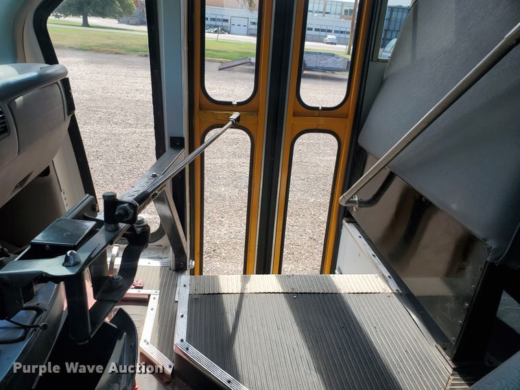 image for item IT9816 1998 Chevrolet G3500  Collins school bus