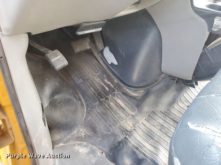 image for item IT9816 1998 Chevrolet G3500  Collins school bus